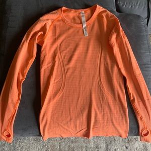 LuLulemon Long Sleeve
